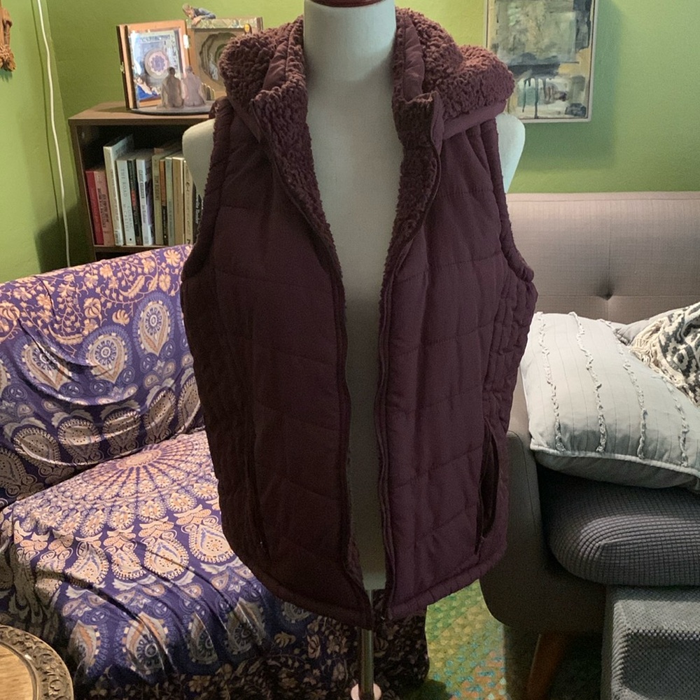 Gently Used Athletic Collection Faux-Sherpa Lined Hooded Puffer Vest Size Large